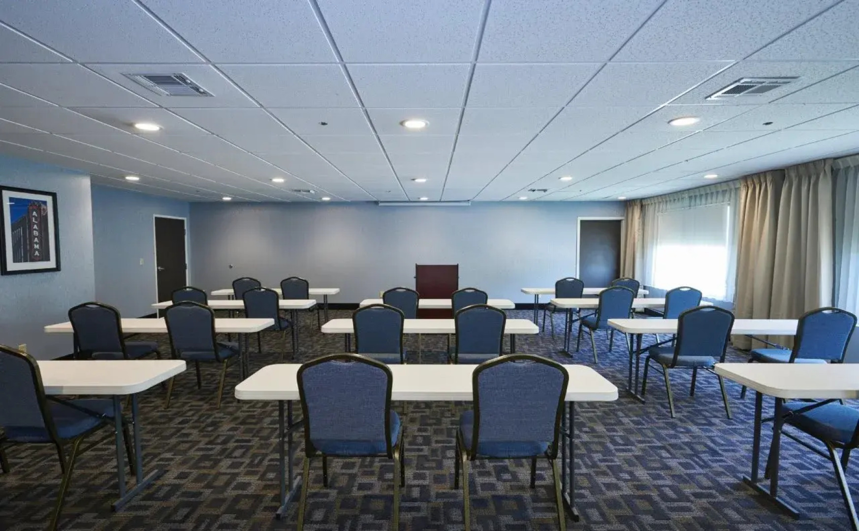 Holiday Inn Express & Suites Birmingham South - Pelham by IHG