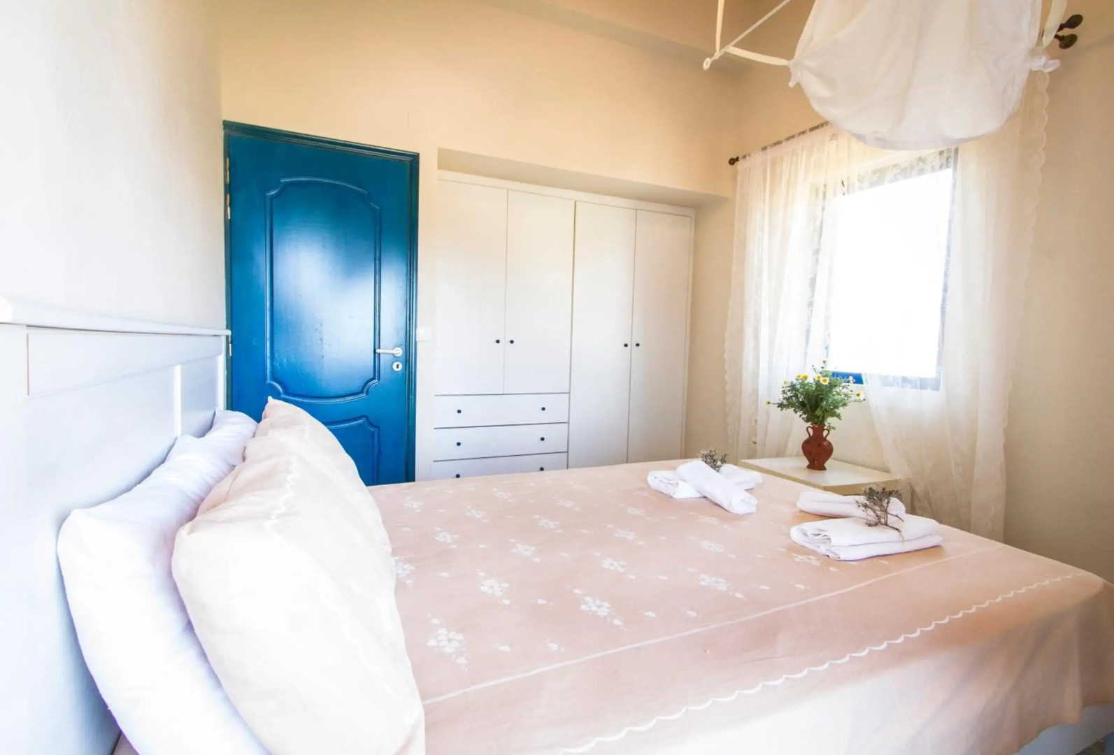 Mantilida Villa & Studio