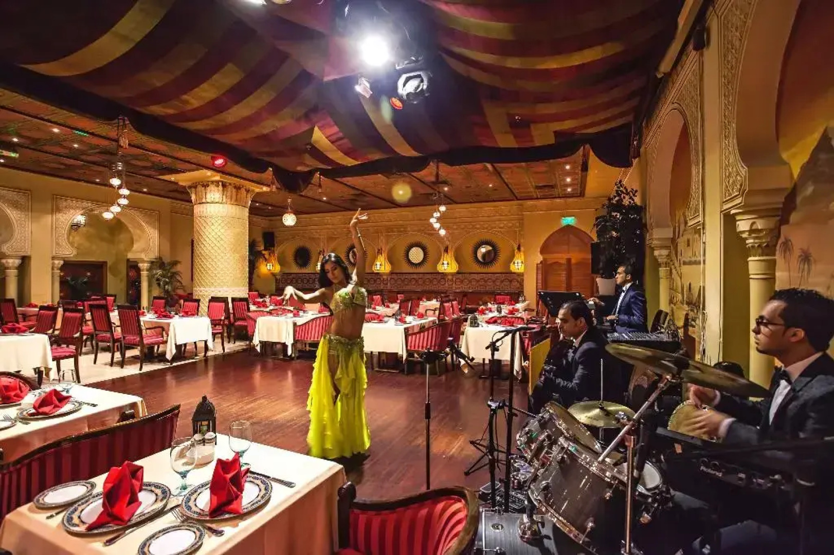 Отель Corniche Abu Dhabi