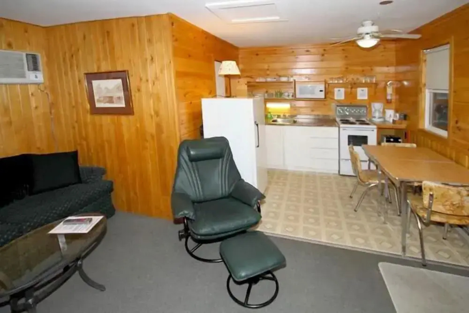 Spectacle Lake Lodge