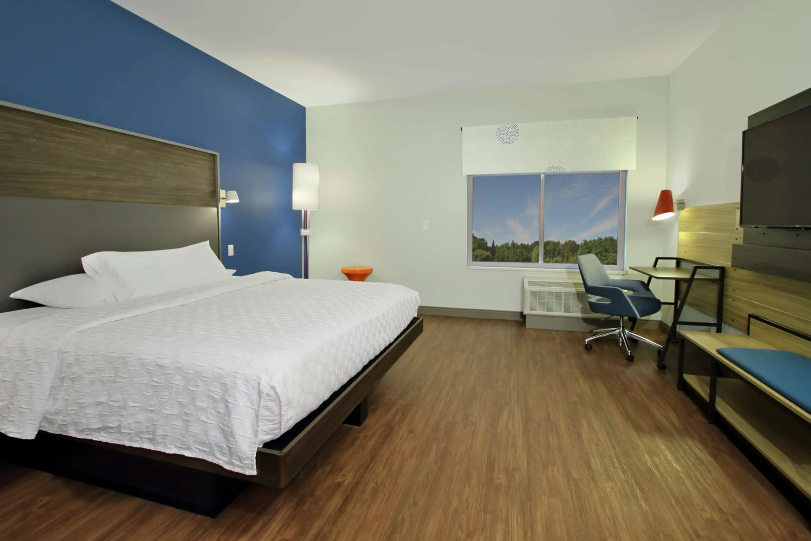 Tru by Hilton Mobile