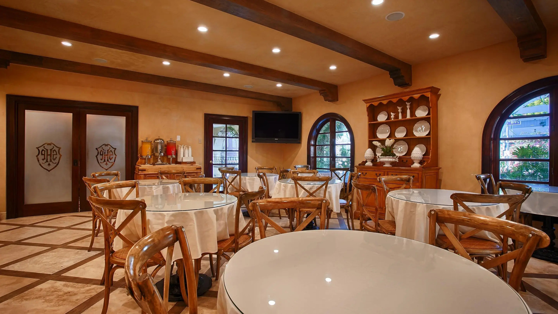 Best Western Plus Sunset Plaza Hotel