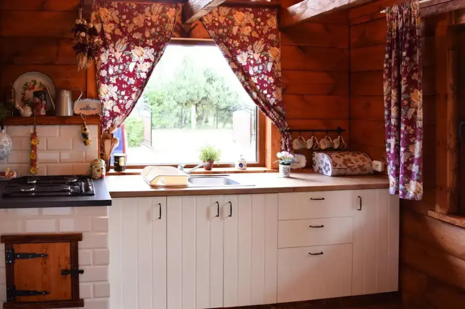 Cozy Holiday Home, Junoszyno