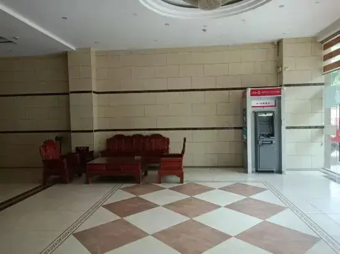 Qiongzhong Senquan Hotel