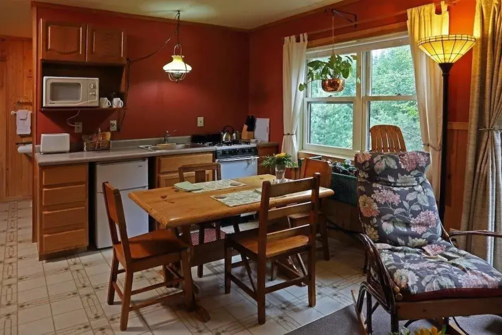 Poplar Creek Guesthouse Bed & Breakfast