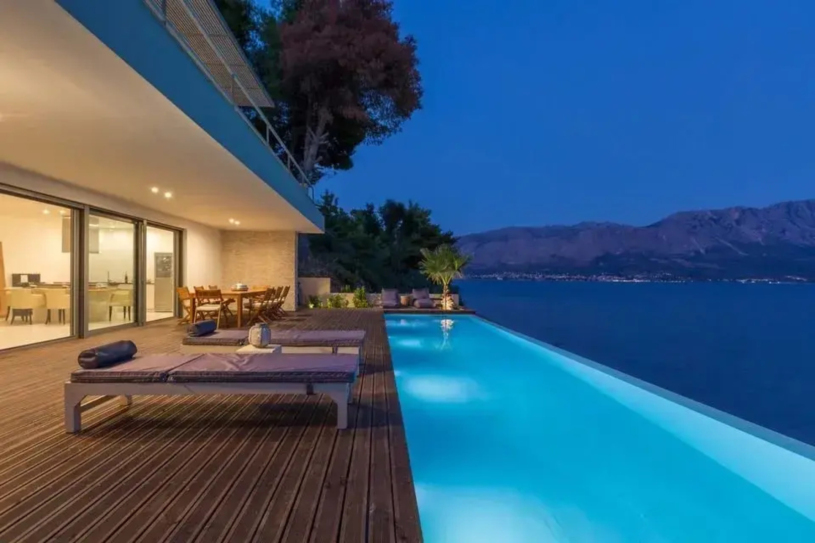 Villa Kastos-Beachfront Villa