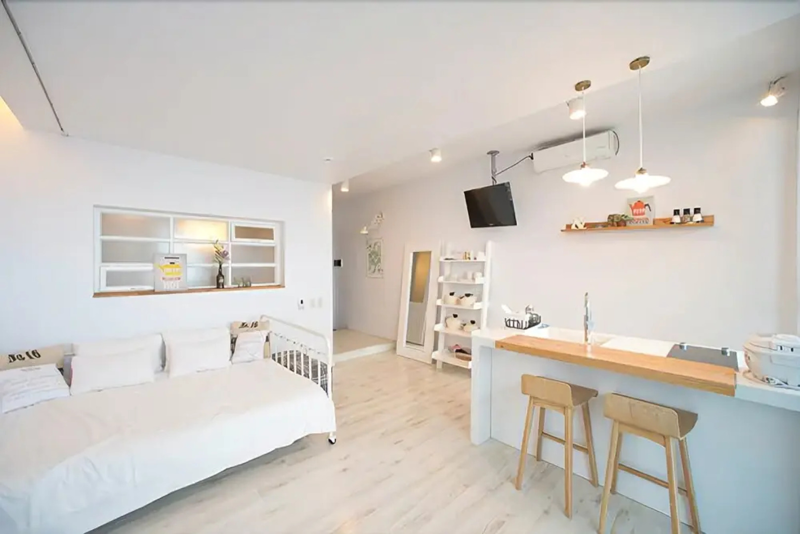 Uljin French Paper Pension