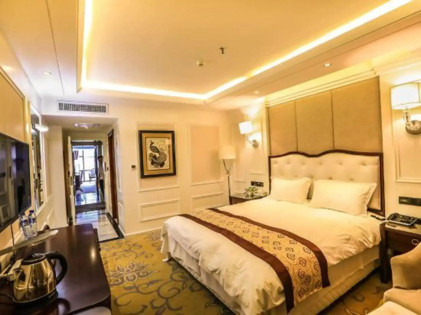 Jushi Burton Kaili Hotel (Municipal Government State People's Hospital)