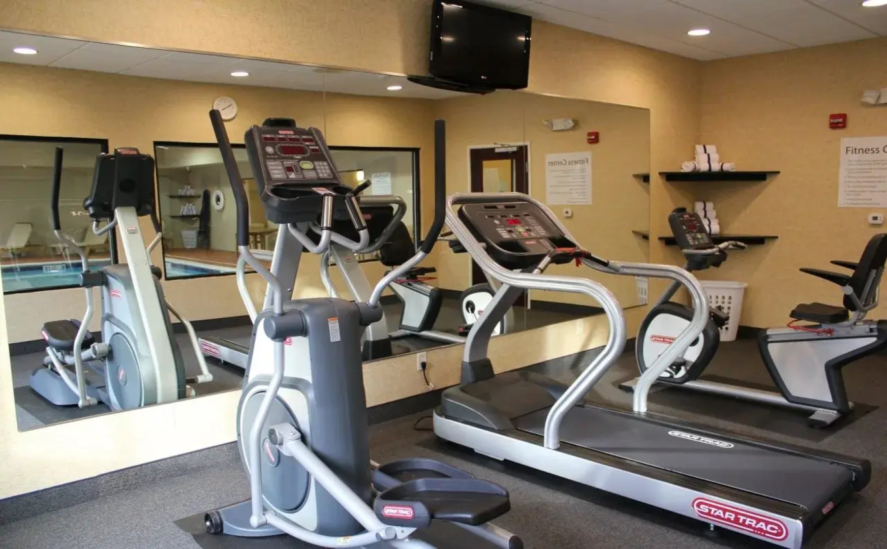 Holiday Inn Express Hotel & Suites Niles by IHG