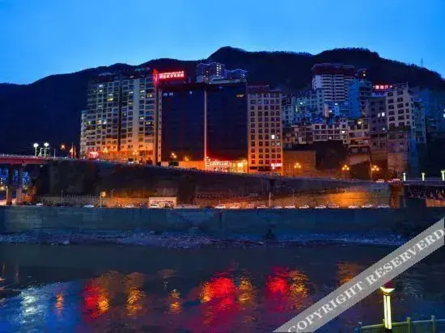 Yajiang Kangba Hanzi Hotel