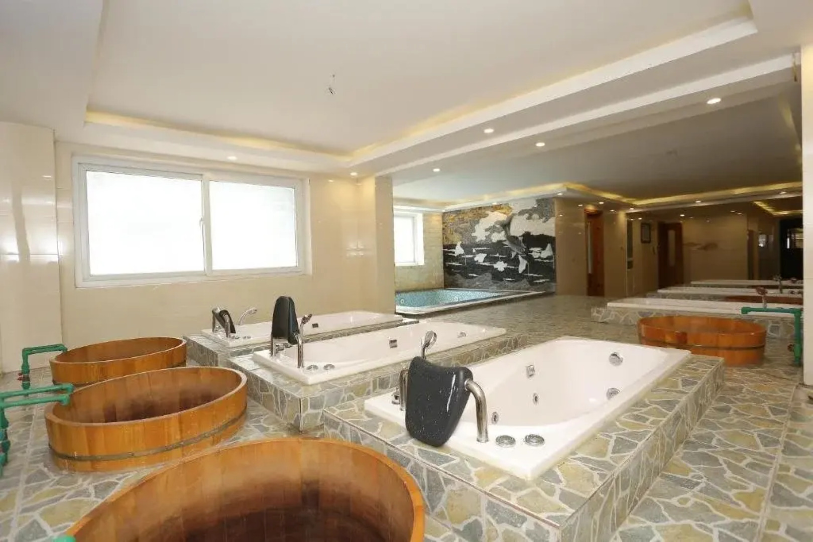 Central Phu Hung Hotel