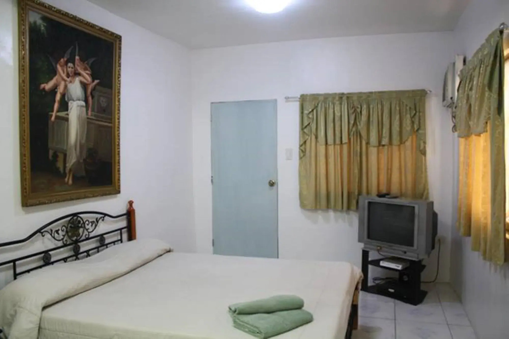 Kokomos Beach Resort