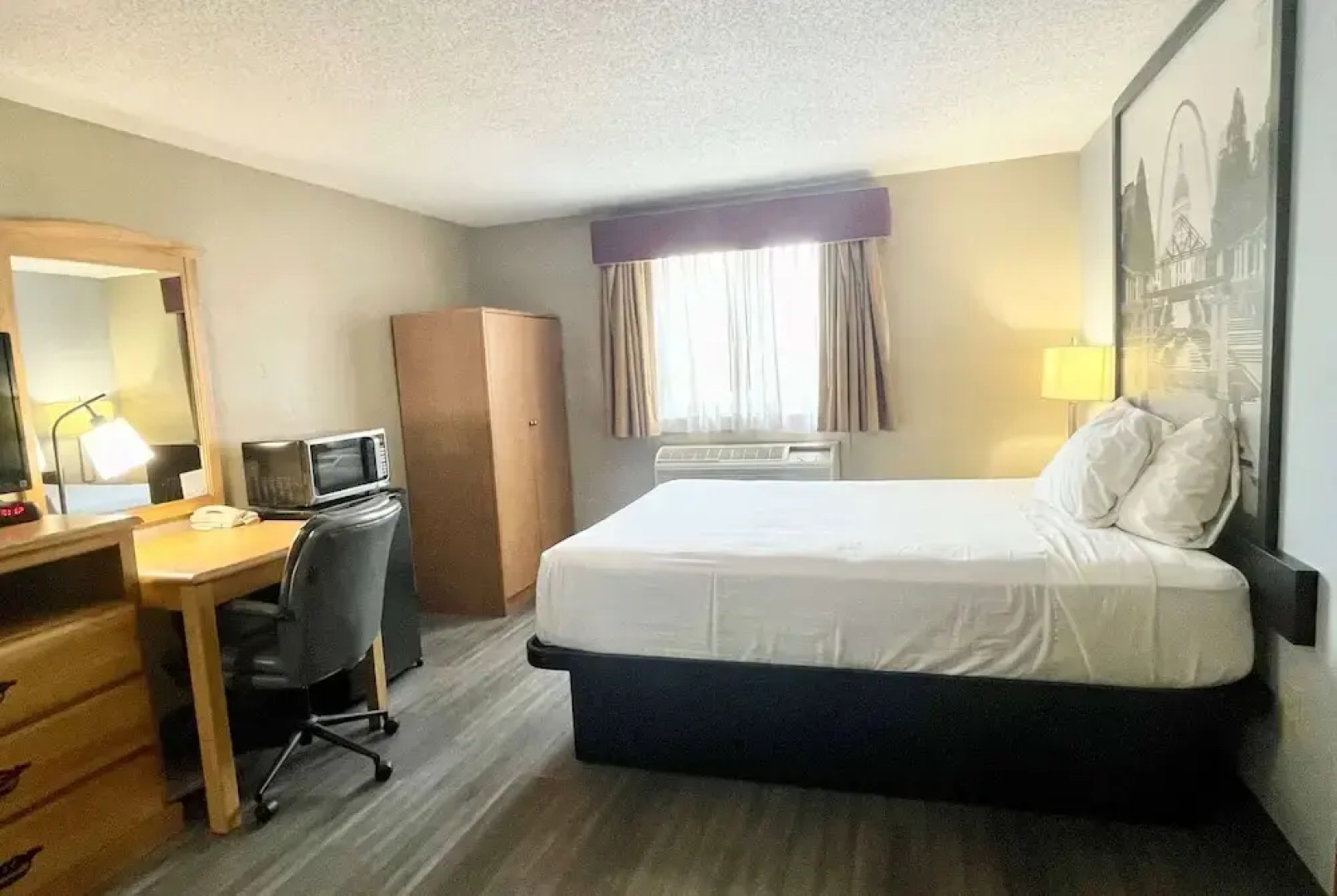 Super 8 Motel - St. Clair