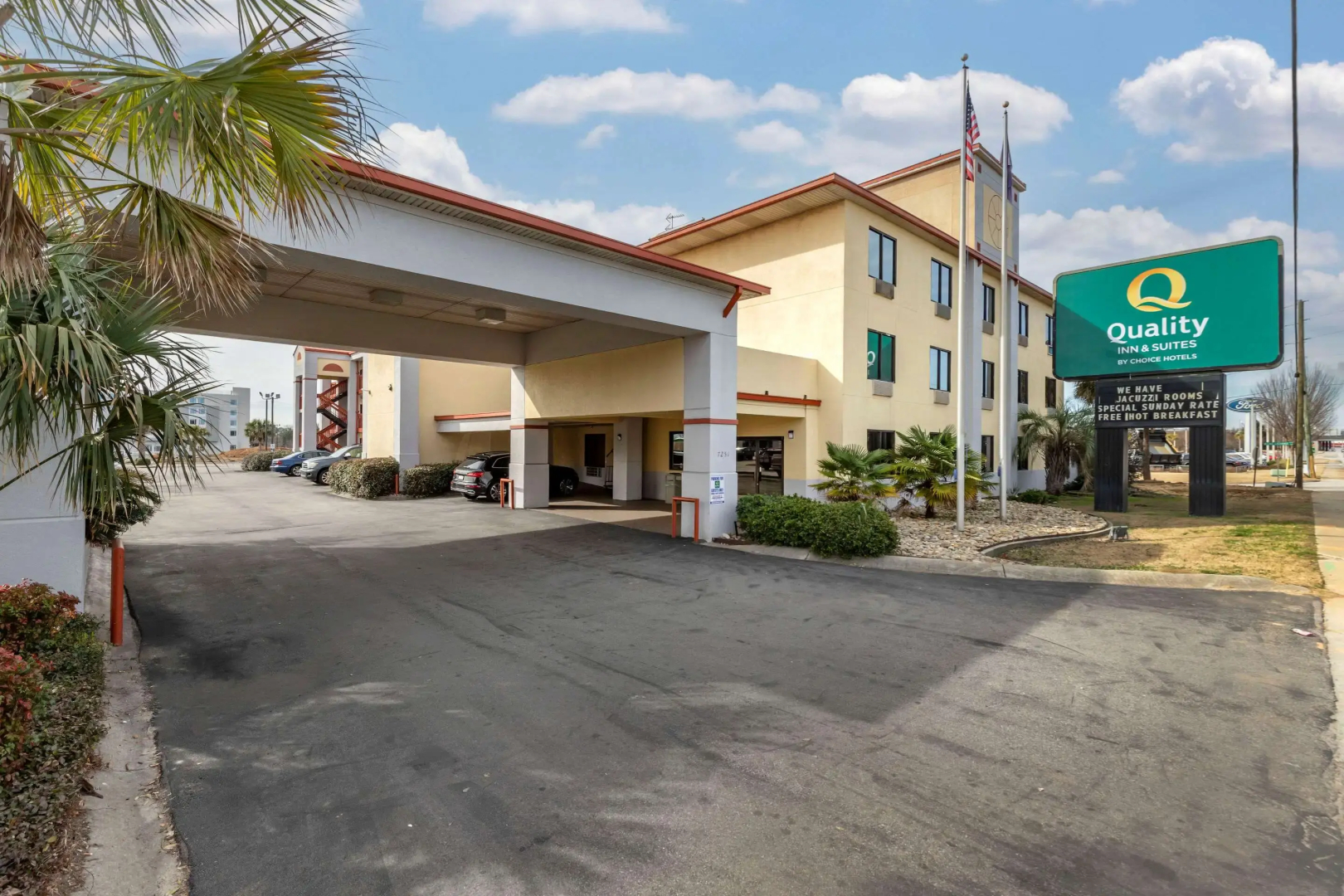 Quality Inn & Suites Ft. Jackson Maingate