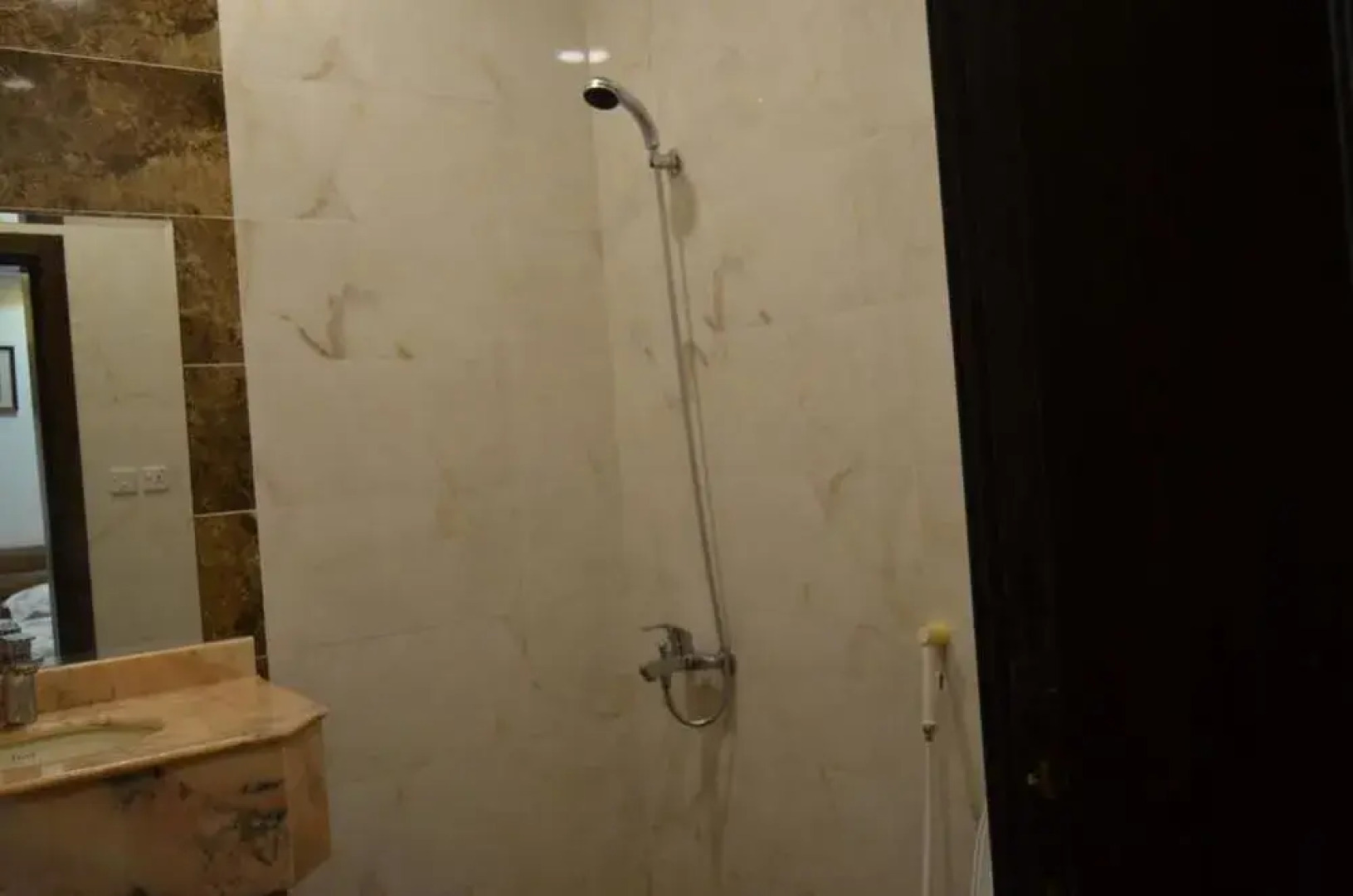 Al Dana Plaza Villas