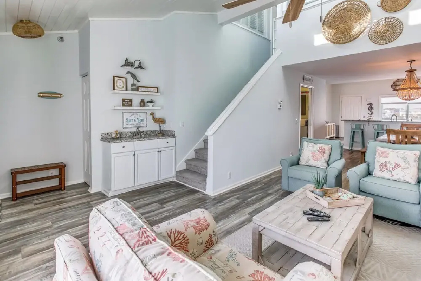 'salt & Light' Oceanfront Condo w/ Pool & Elevator