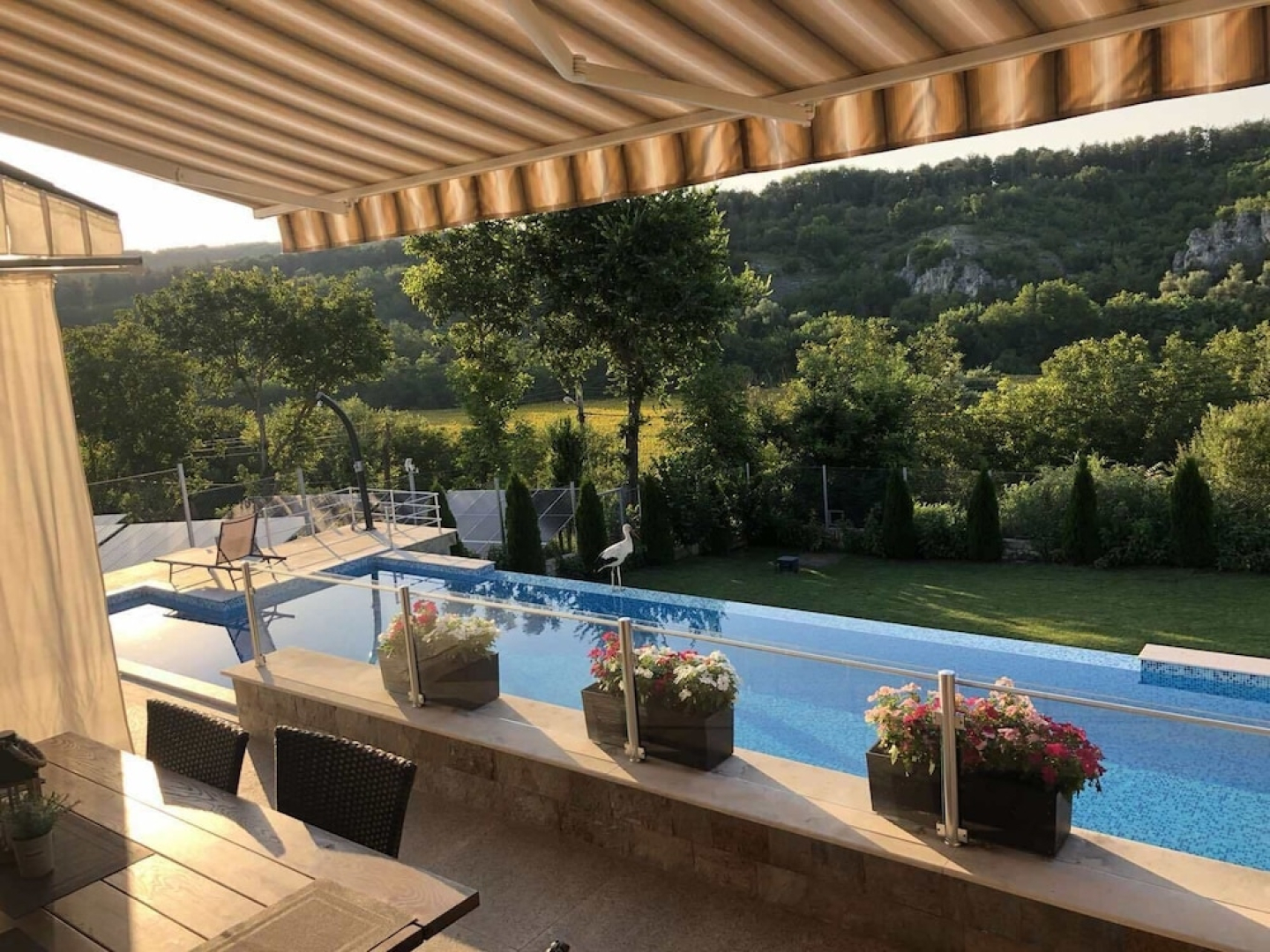 Luxurious Sunset Villa with Pool