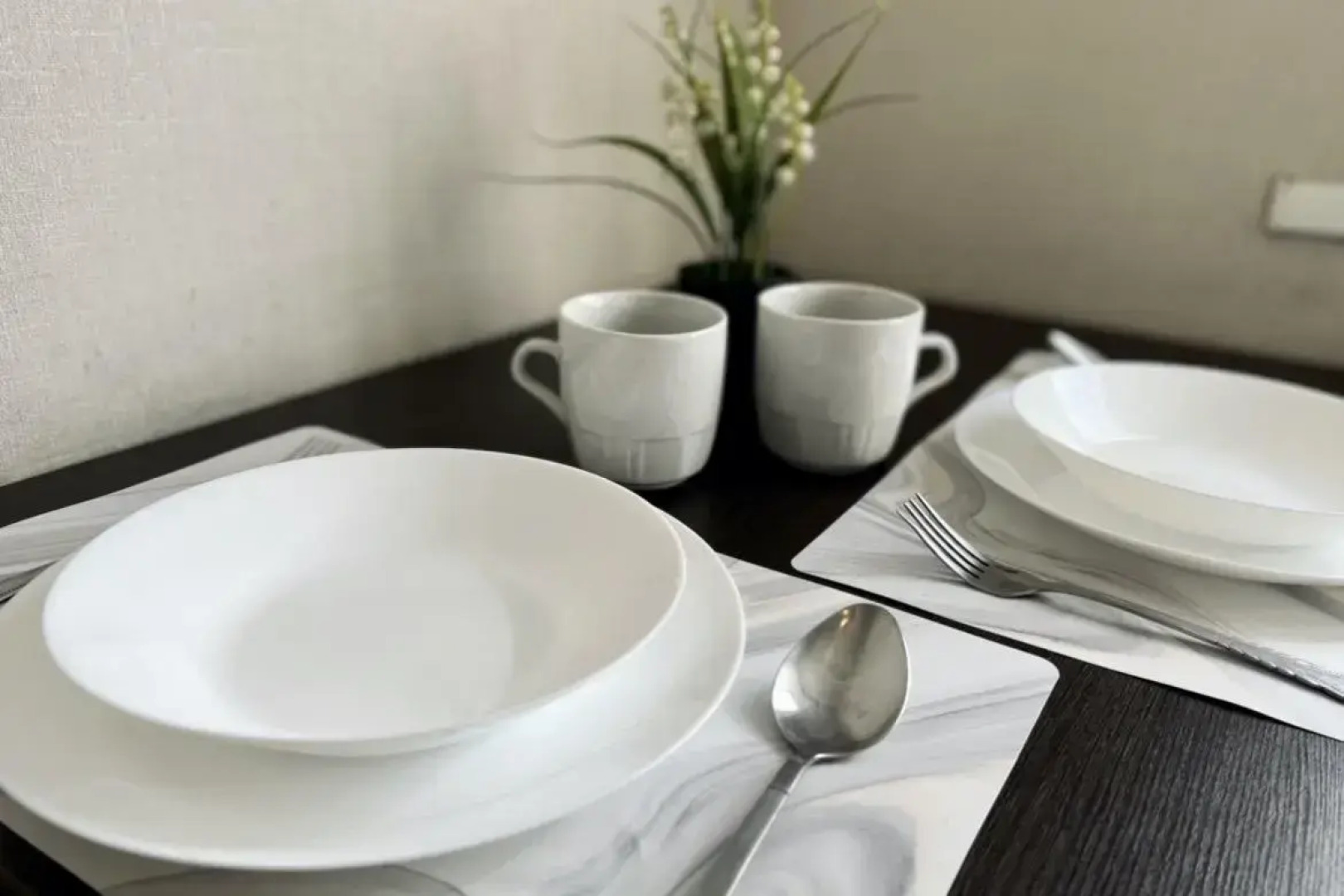 Диван и Чемодан на пр-кте Красный, 100/1