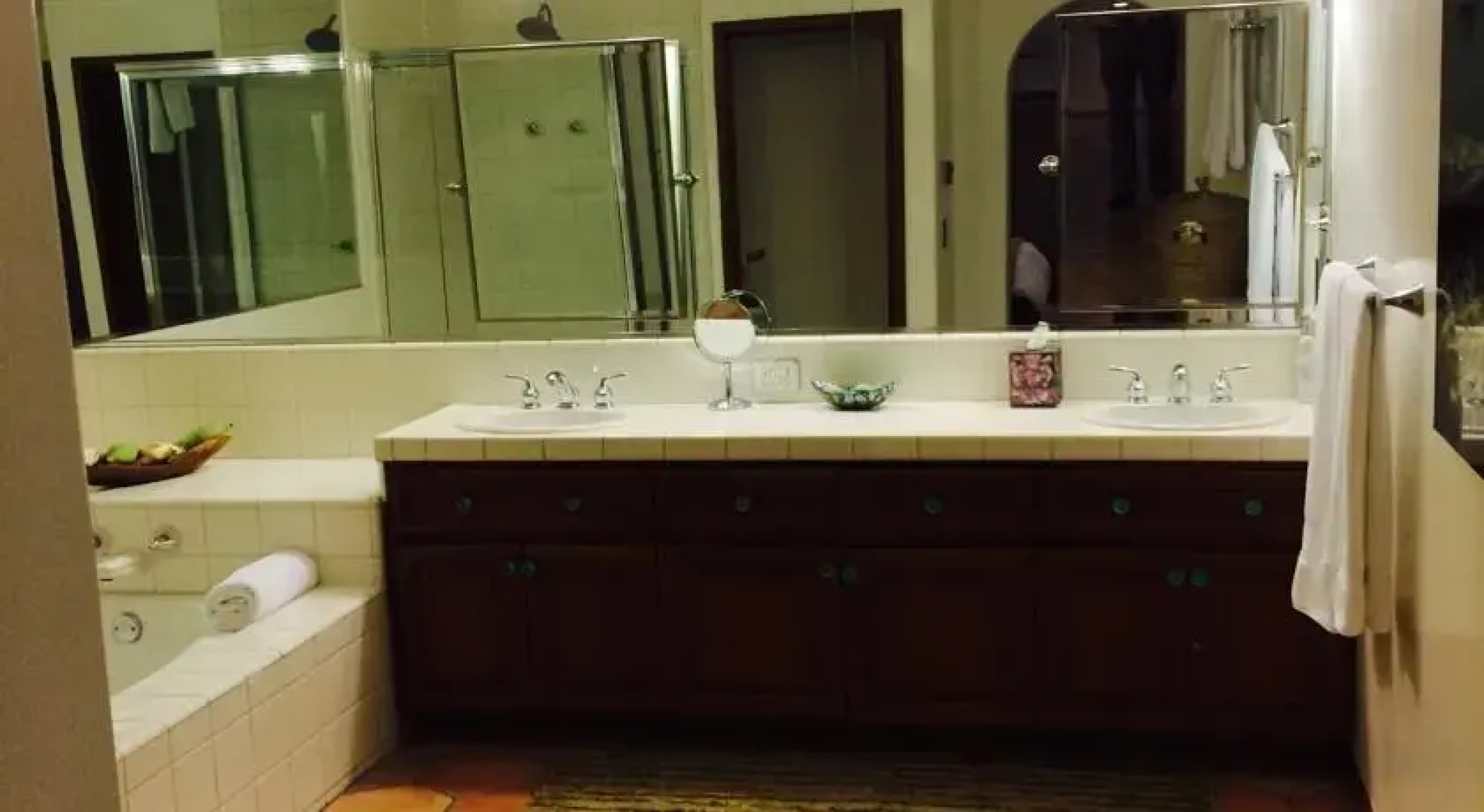 Catalina Holiday 18-65