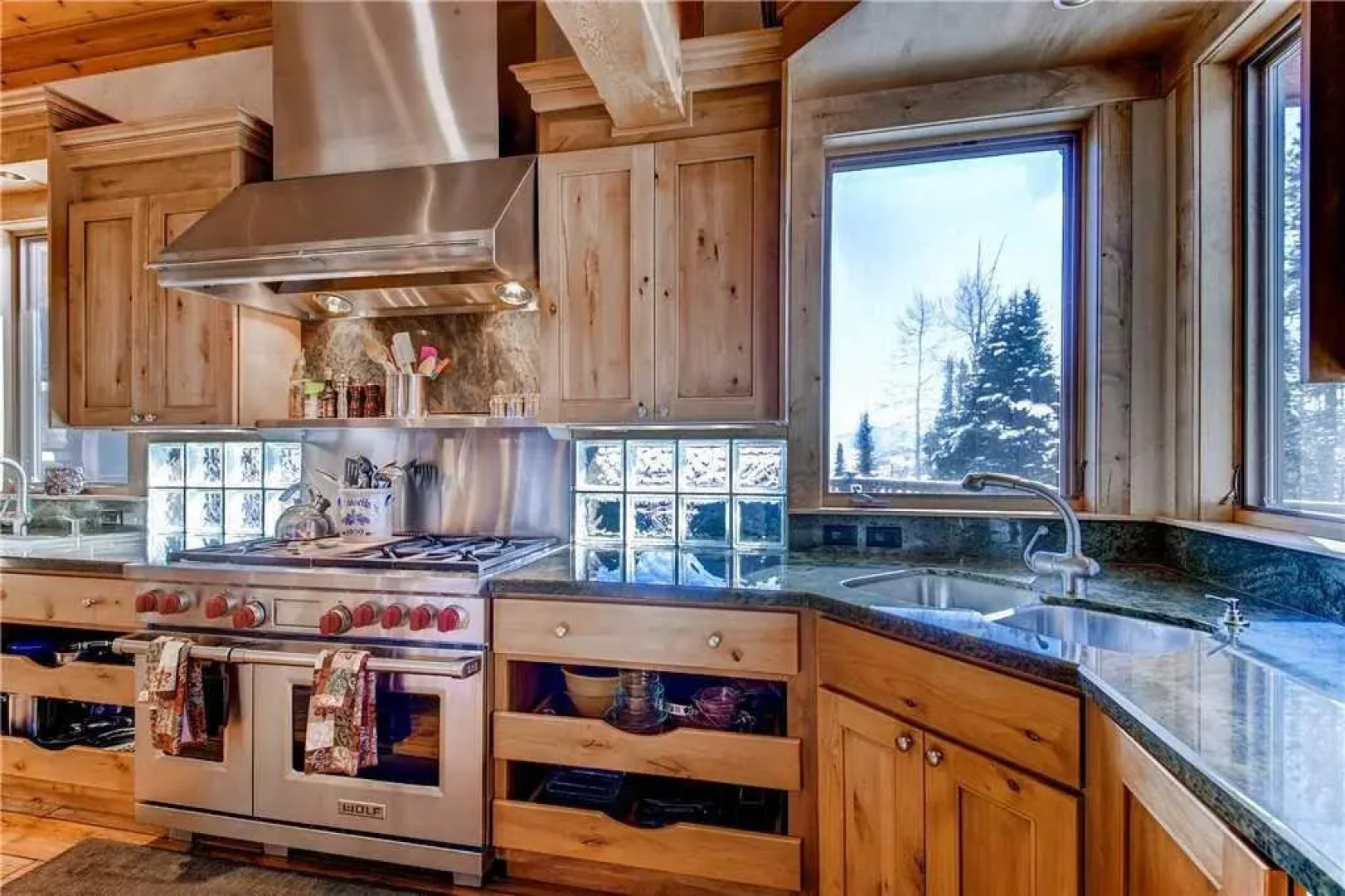 Three Peaks Mountain Lodge