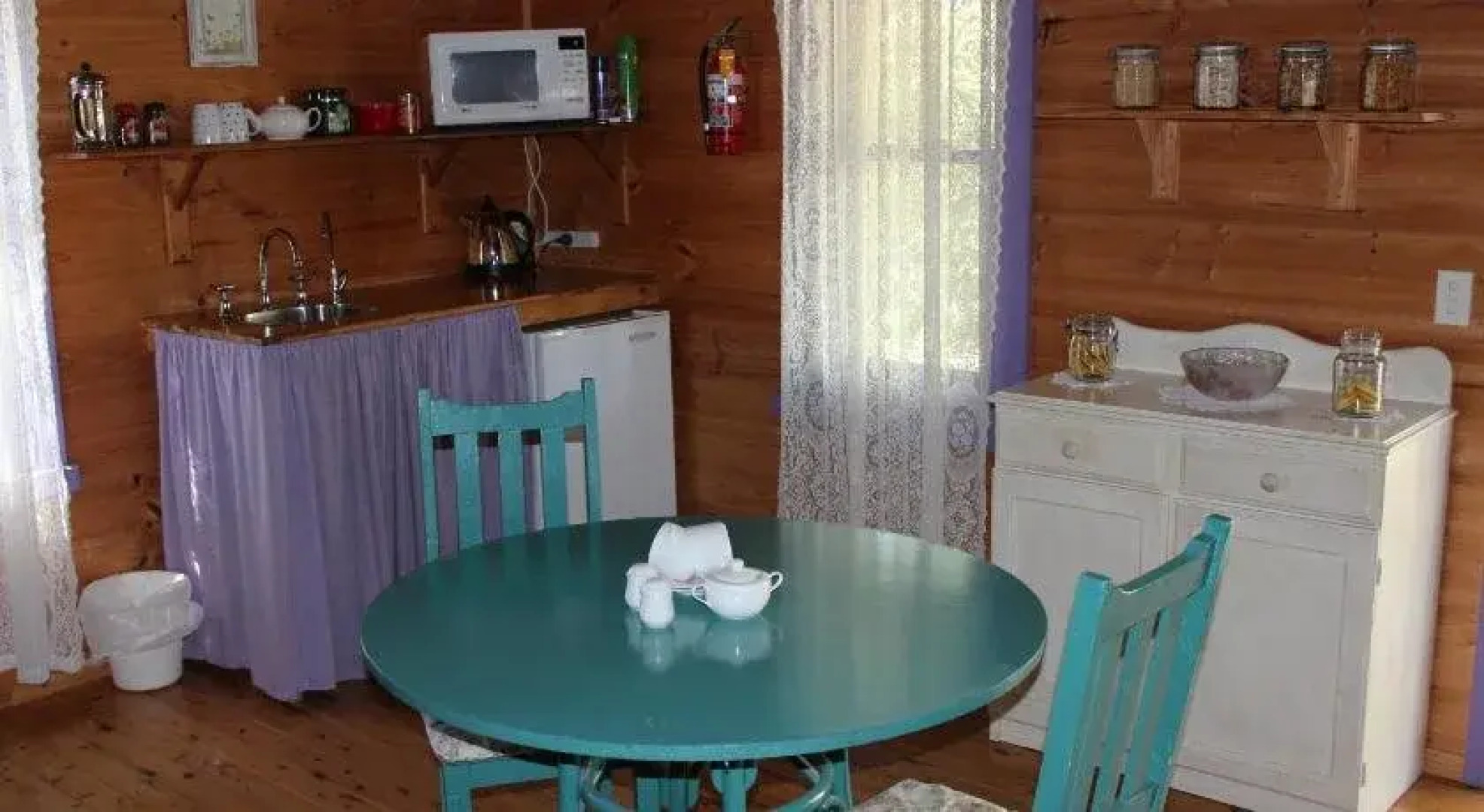 Elinike Guest Cottages