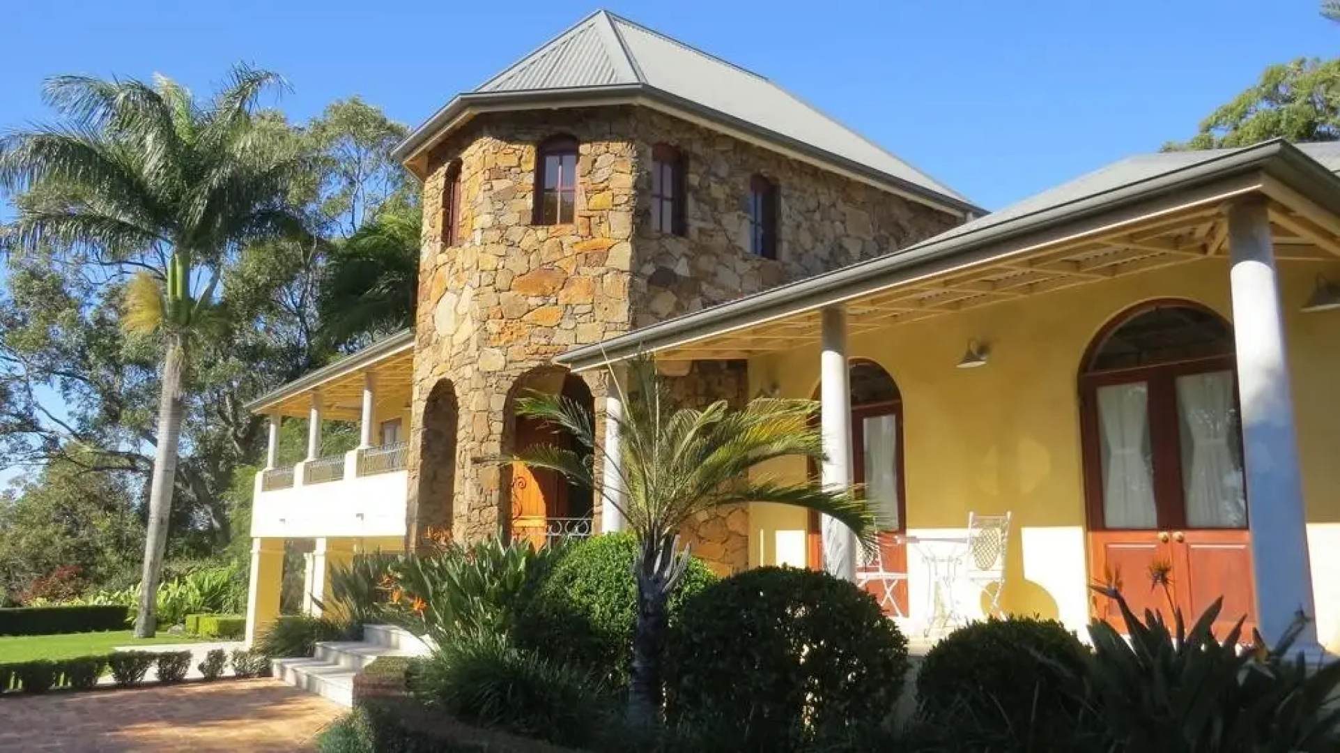 Sundowner Hotel Motel