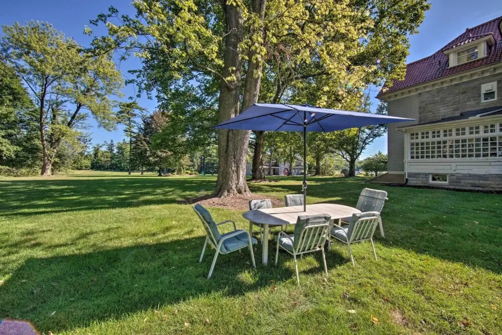8 Mi to Hersheypark: Luxe Manor in Annville