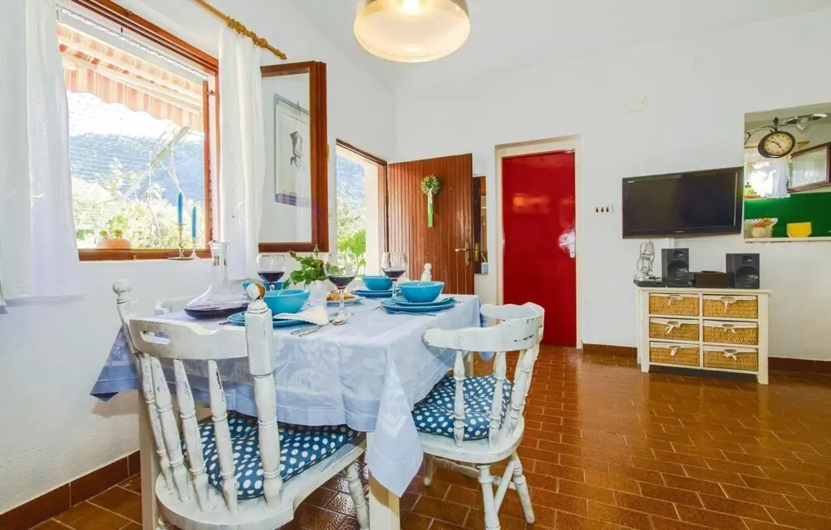 Awesome Home in Zrnovnica With 2 Bedrooms, Wifi and Outdoor Swimming Pool