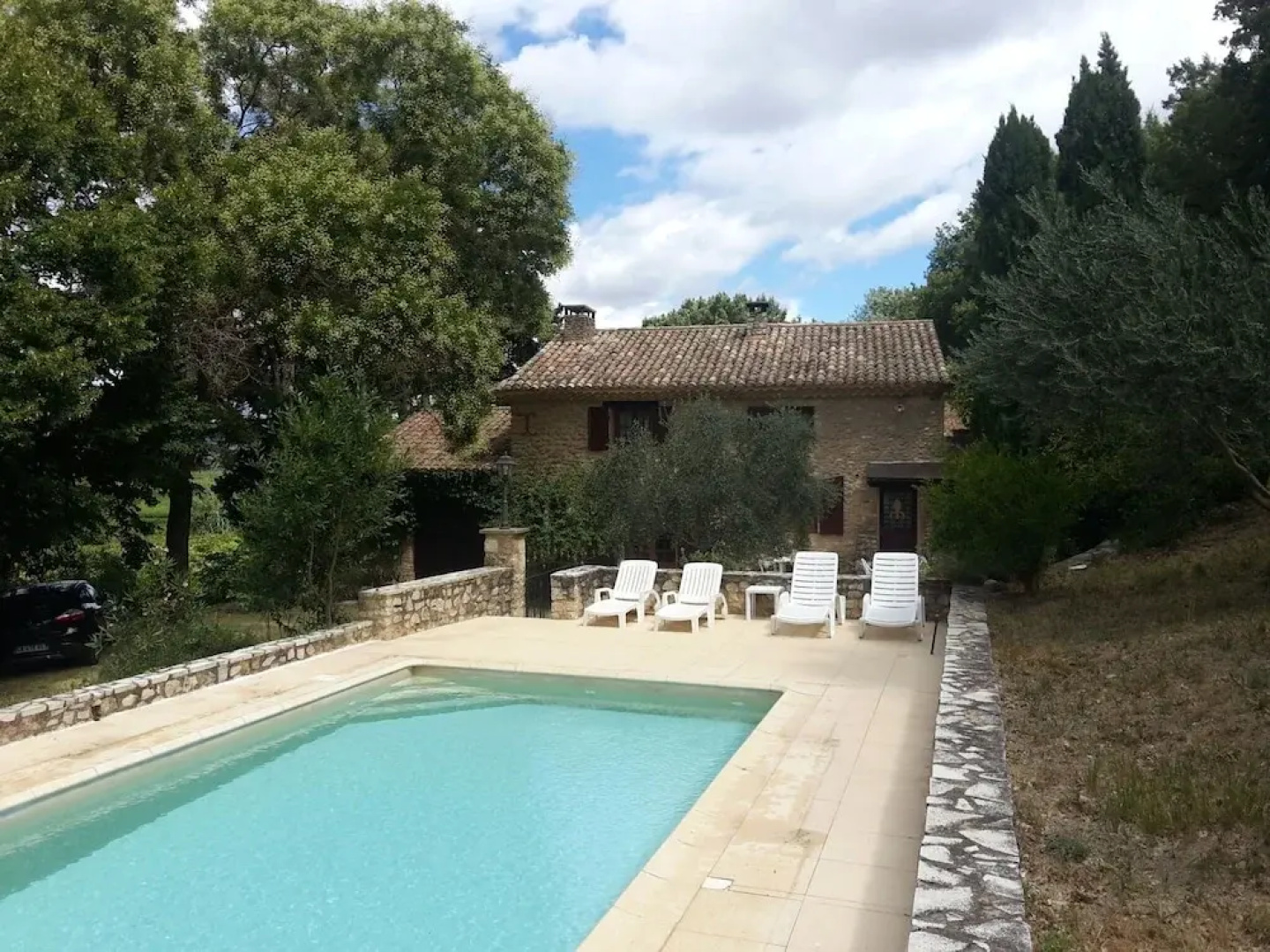 Snug Farmhouse in Provence-alpes-riviera With Swimming Pool