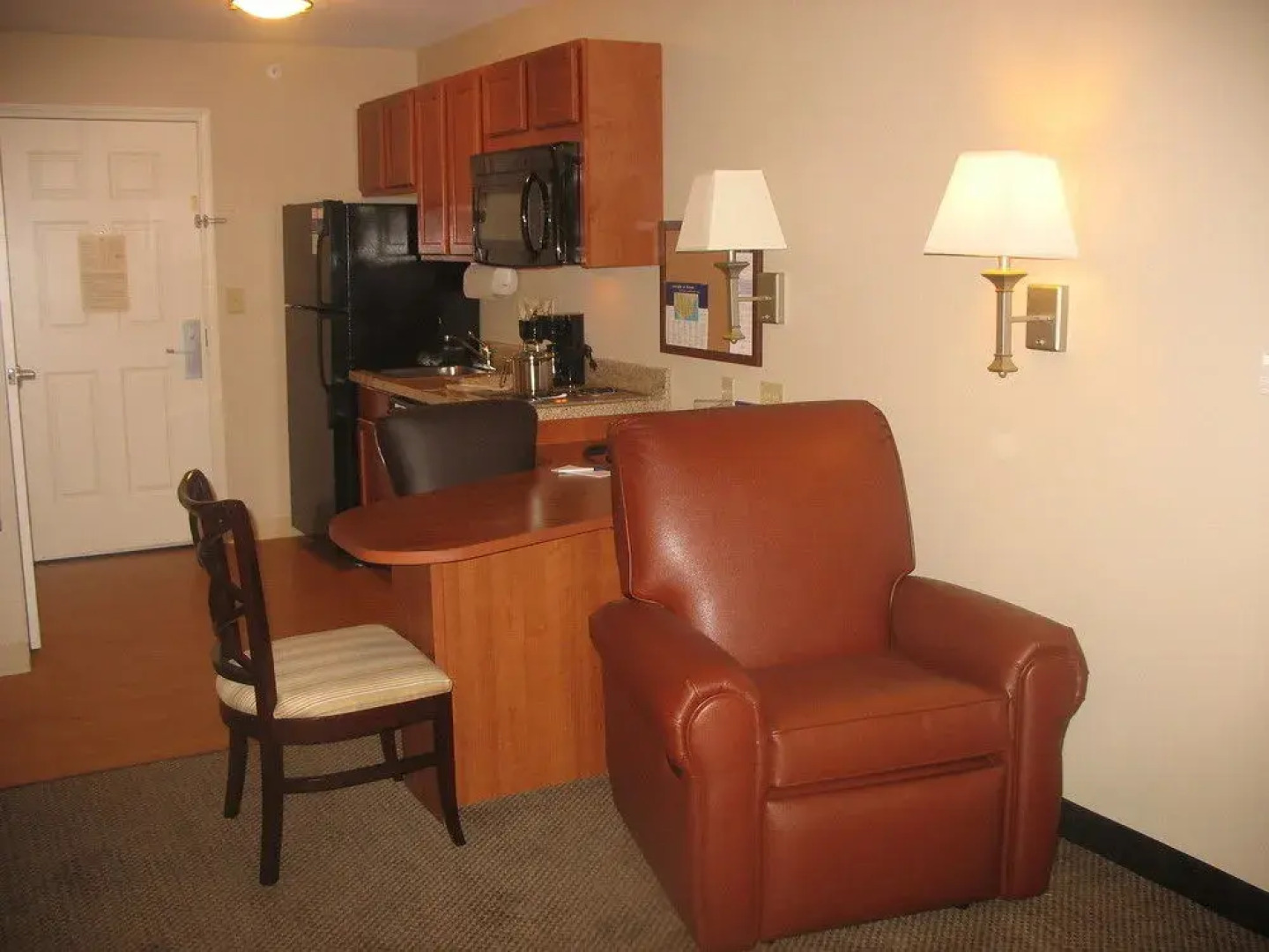 Candlewood Suites Waterloo- Cedar Falls