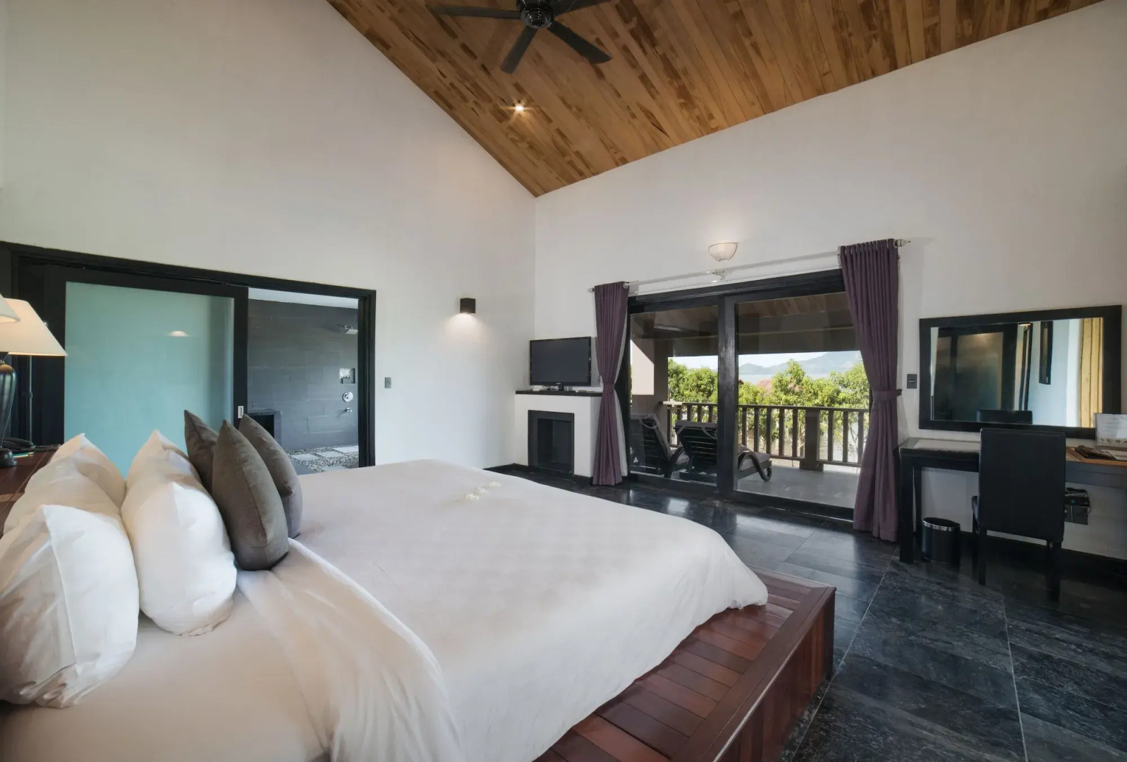 Vedana Lagoon Resort & Spa