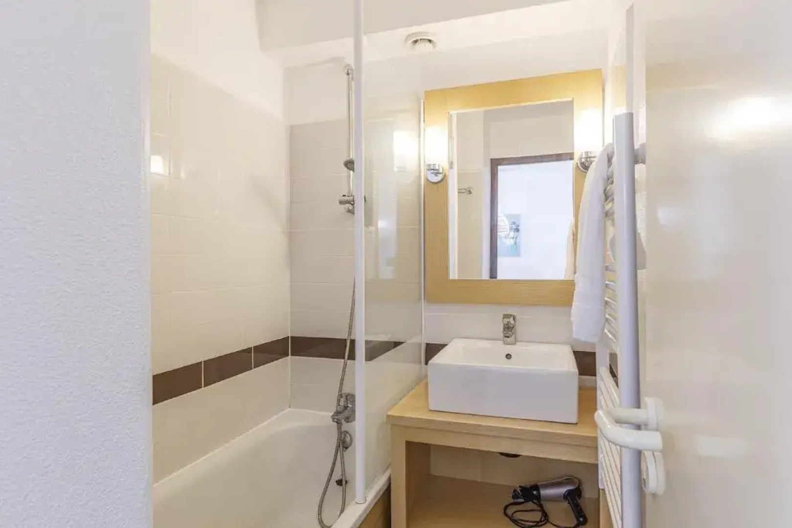 Bel appartement avec vue sur le lac du Miramar