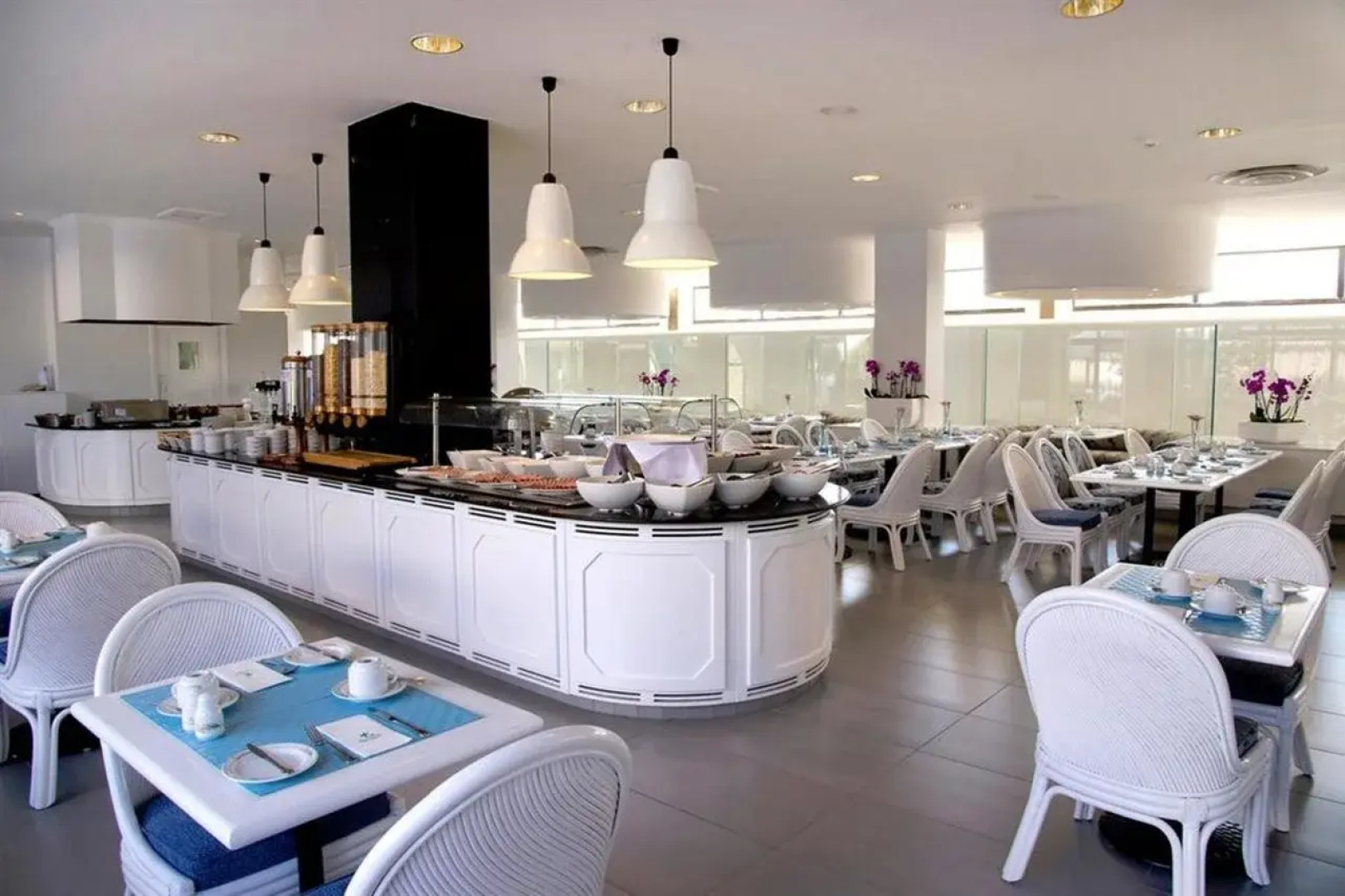 Palm Beach Hotel & Bungalows