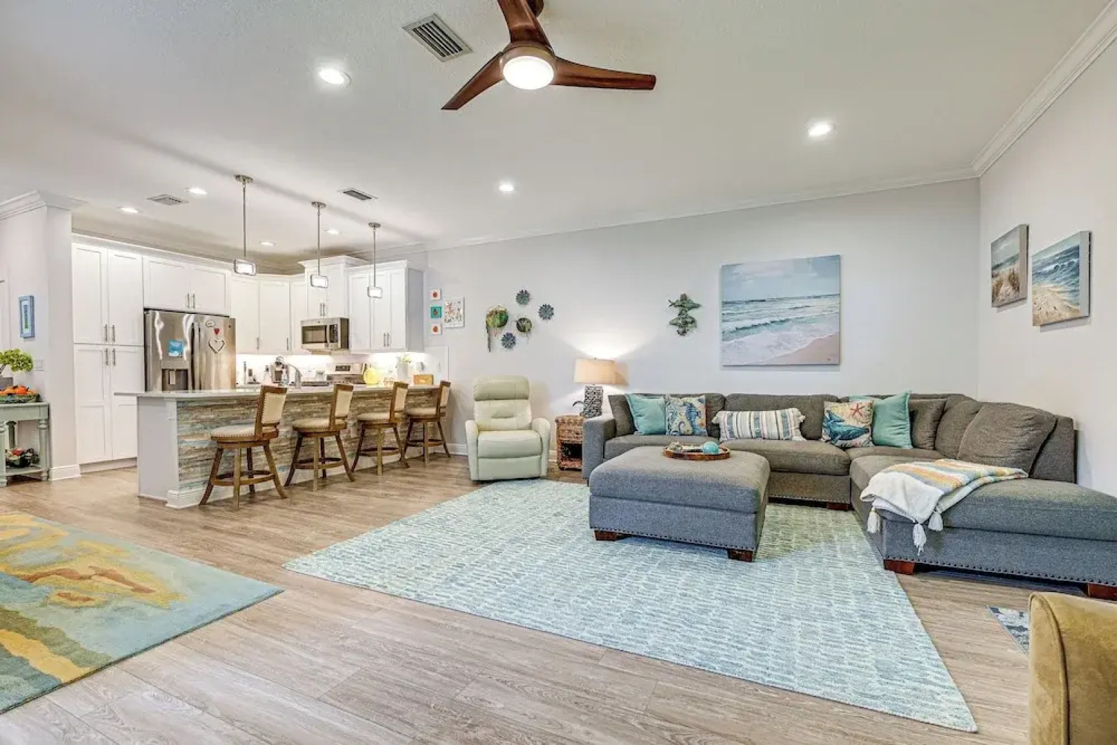 Airy Coastal Casa on Park: 6 Mi to Honeymoon Isle!