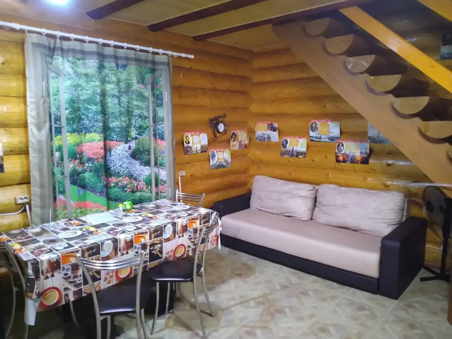 Дома в лесу