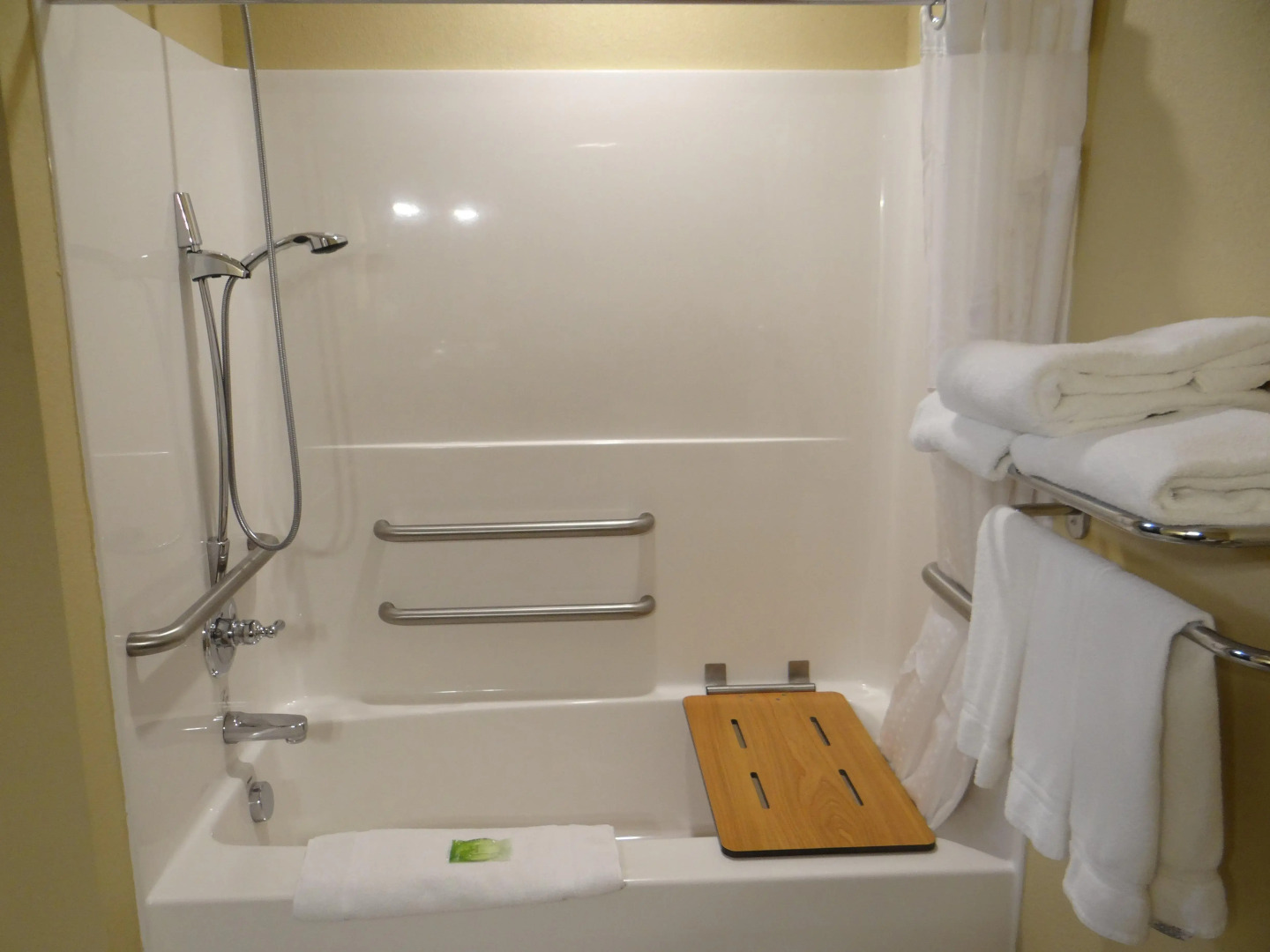 Holiday Inn Express Hotel & Suites Salisbury - Delmar by IHG