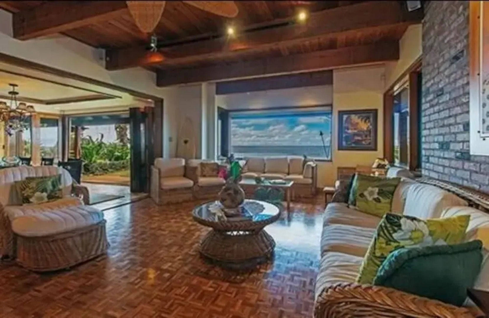 Blue Mahina At Sunset Beach 4 Bedroom Home by RedAwning