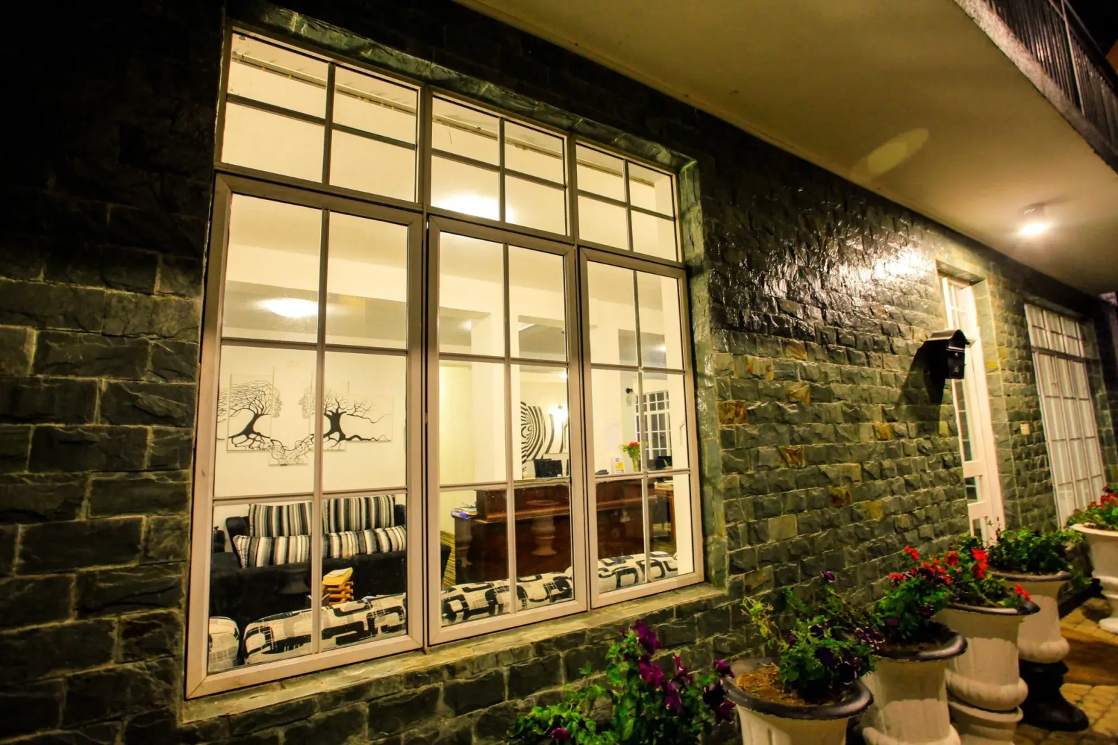 La Cottage Boutique Hotel & Restuarant