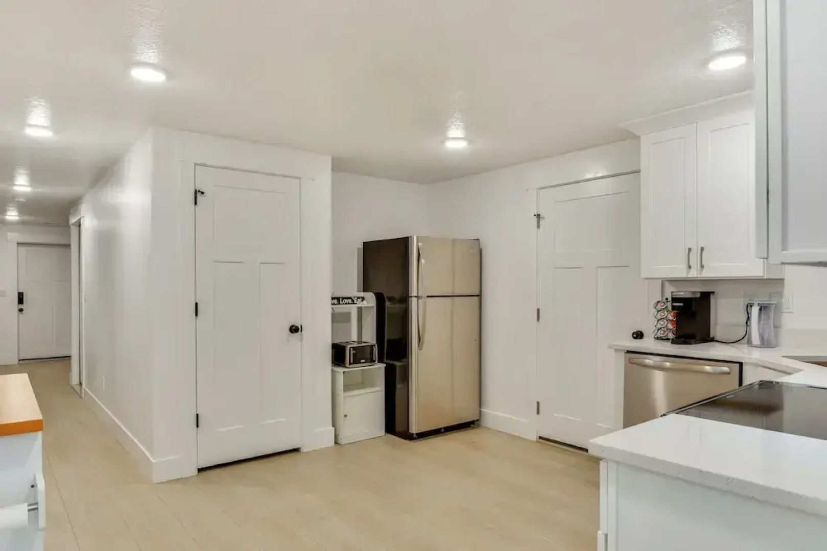 Sleek & Modern Morgan Abode: Great for Families!