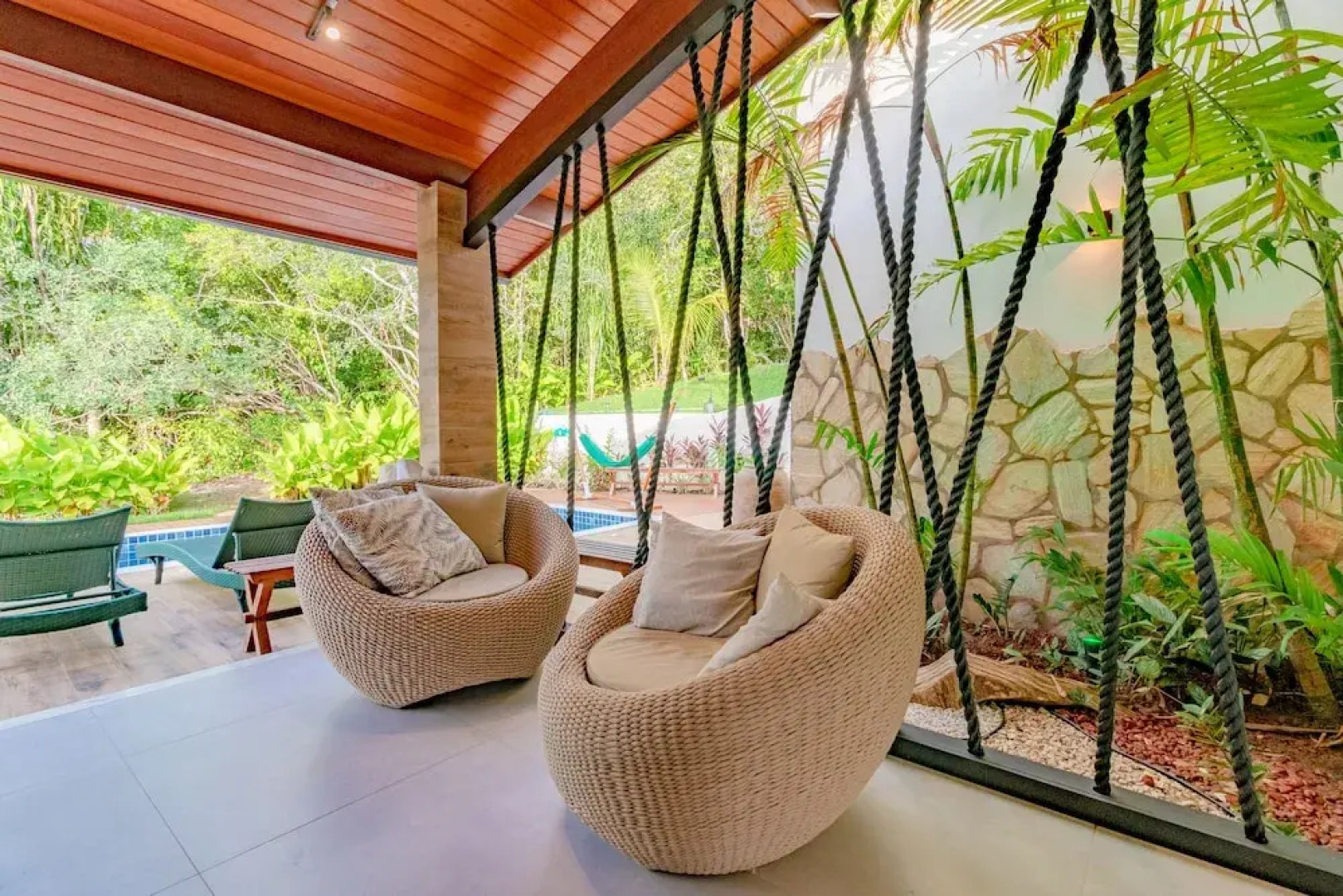 PF28 - Excelente Casa 4 Suítes