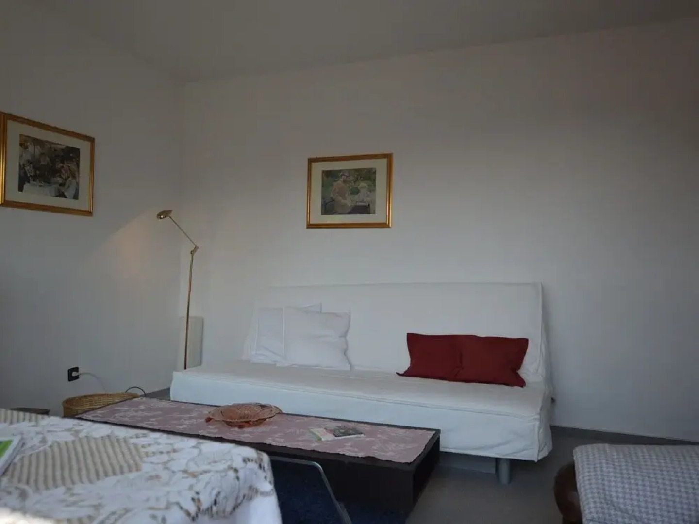 Comfortable And Stylishly Furnished Apartment With Marvellous View And Private Garden