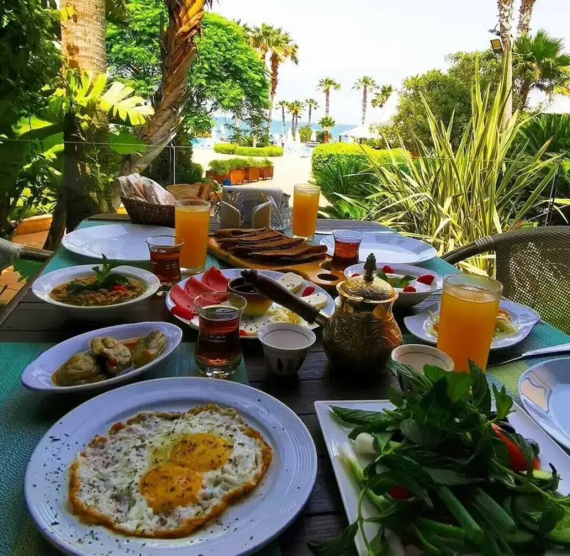 Turquoise Beach Resort