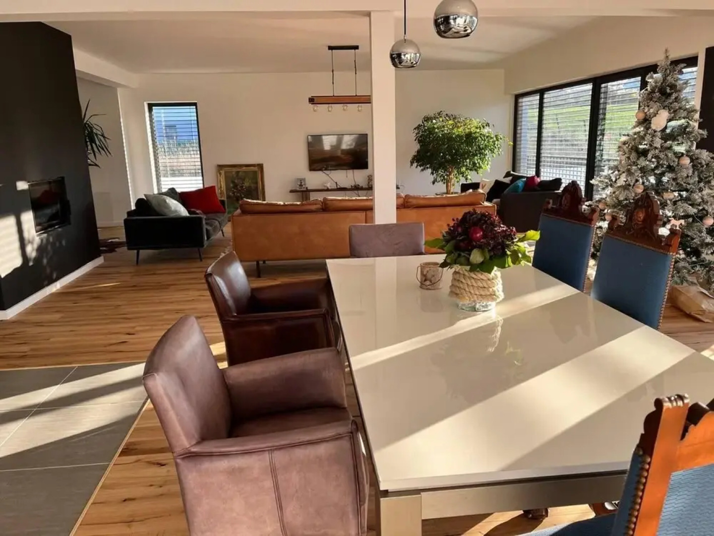 House - Sleeps 8 - Pets Ok - Garden - Parking