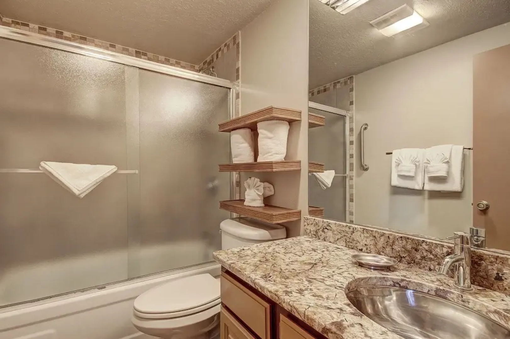 Nice Update Condo - Great Access to Superbee Lift in East Village - AN302 by RedAwning