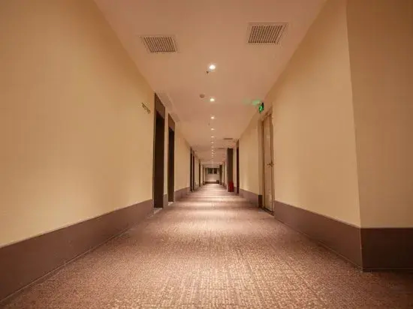 HanTing Hotel (Hebi East Railway Station)