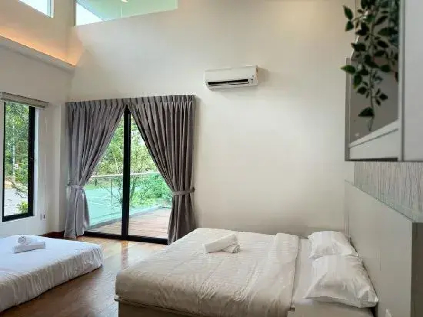 Green Escape City Private Pool Haven 24 pax