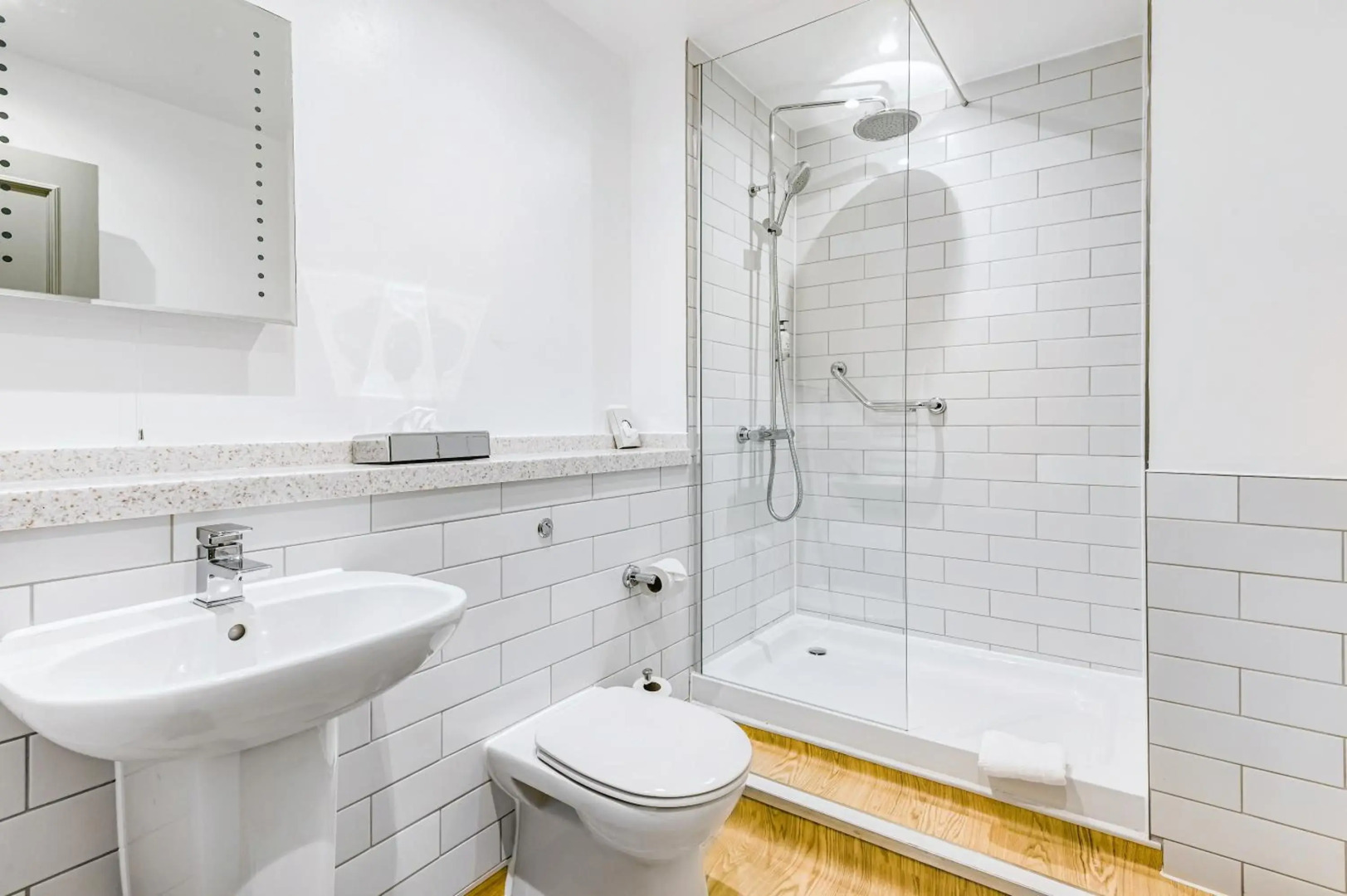 Inn on the Lake by Innkeeper's Collection