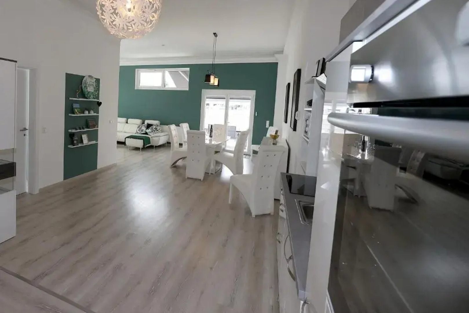 Exklusive FW mit 3 SZ und großer Terrasse