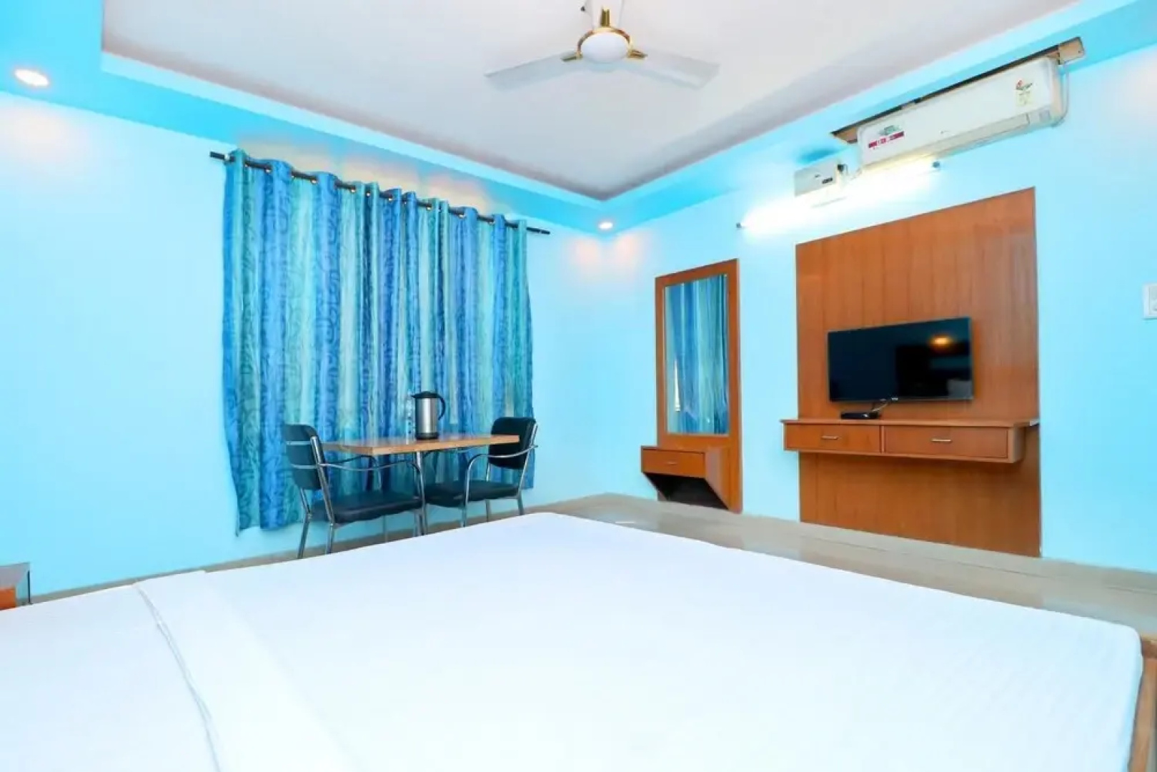 Hotel Hill View