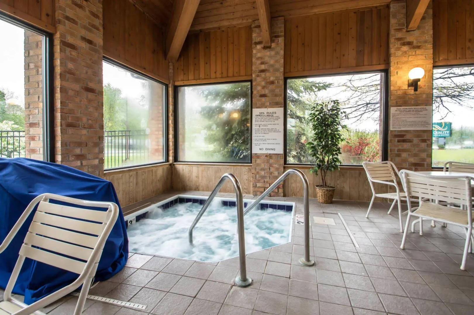 Quality Inn & Suites Sun Prairie Madison East